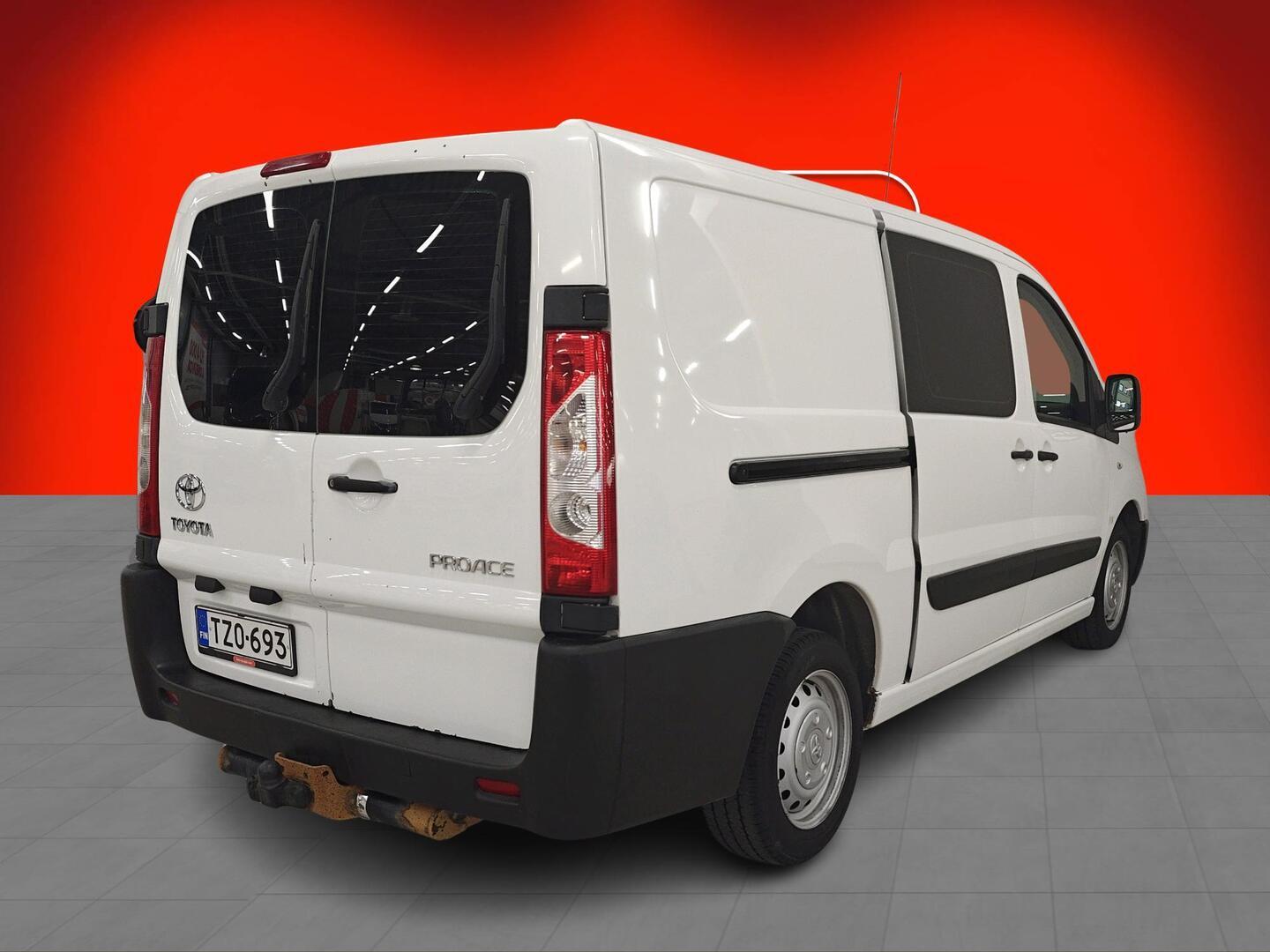 TOYOTA Proace 2016