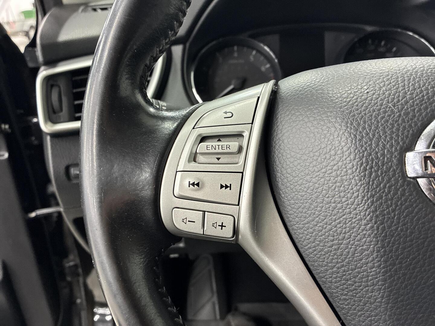 NISSAN Qashqai 2015