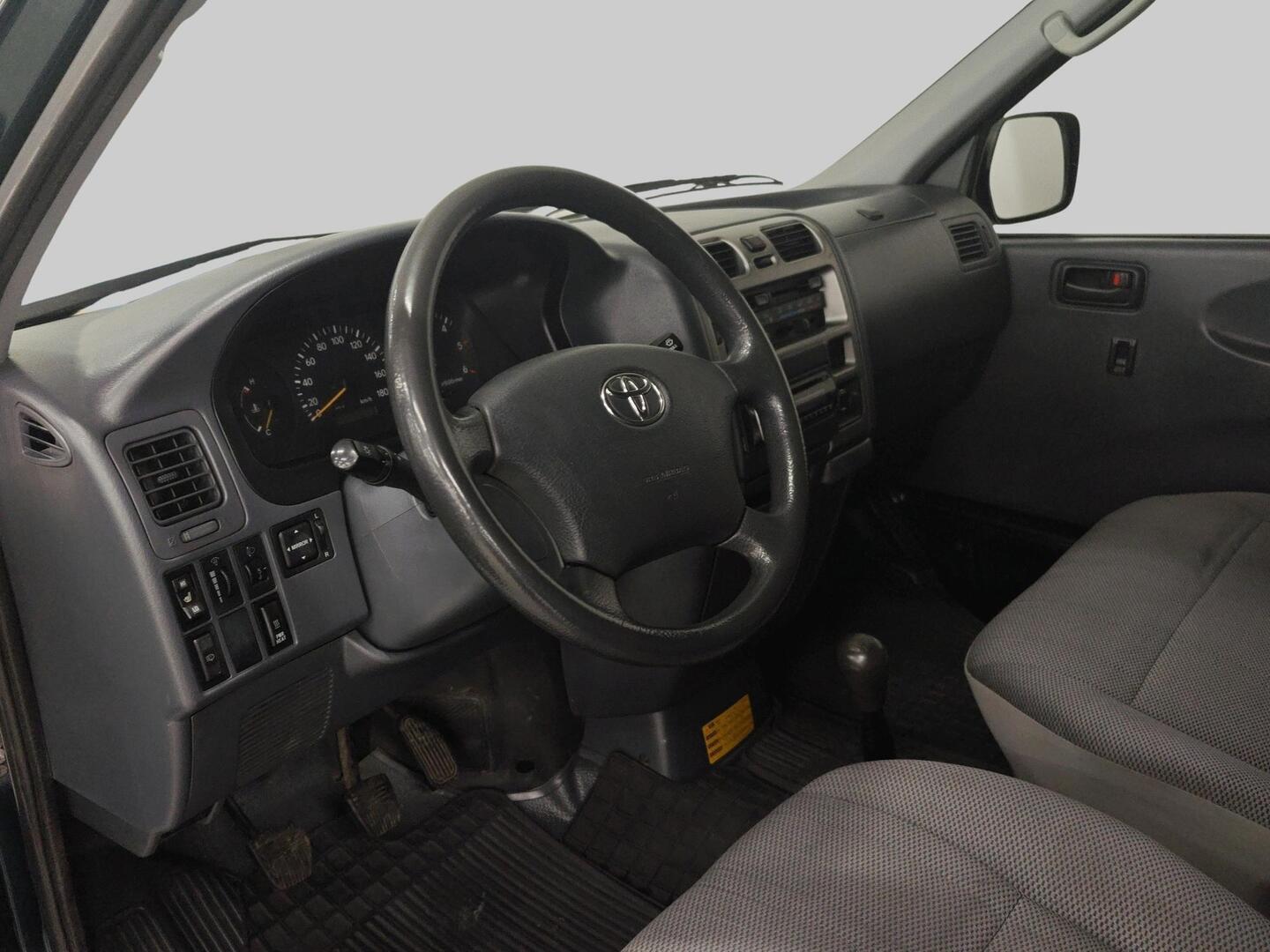 TOYOTA Hiace 2007