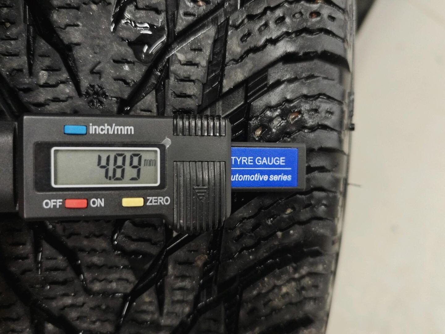 VOLKSWAGEN Caddy 2013