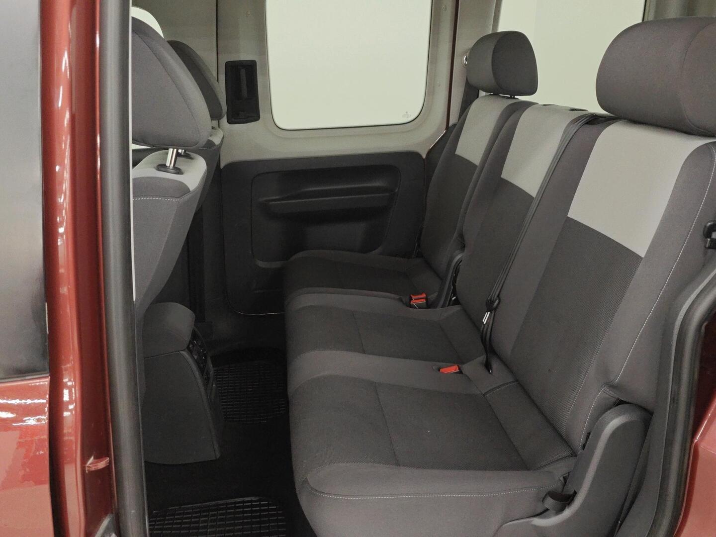 VOLKSWAGEN Caddy 2013