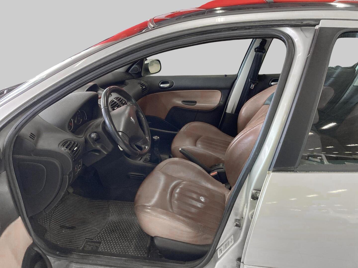 PEUGEOT 206 2004