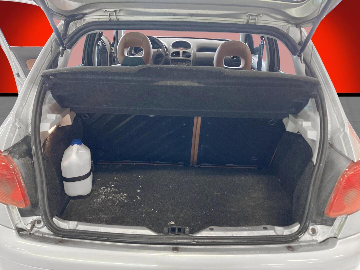 PEUGEOT 206 2004