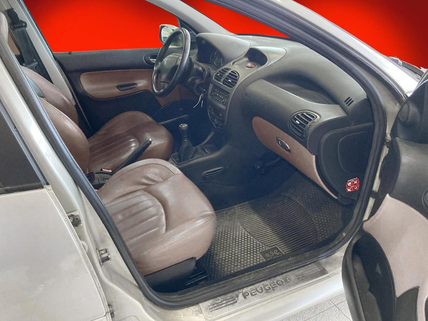PEUGEOT 206 2004