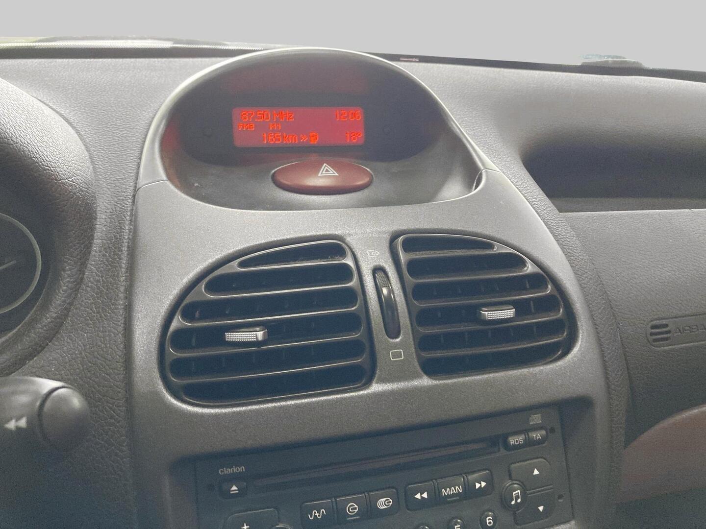 PEUGEOT 206 2004