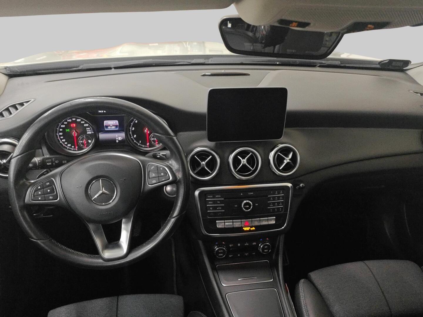 MERCEDES-BENZ GLA 2017