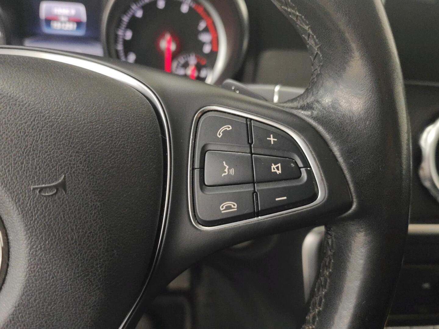 MERCEDES-BENZ GLA 2017