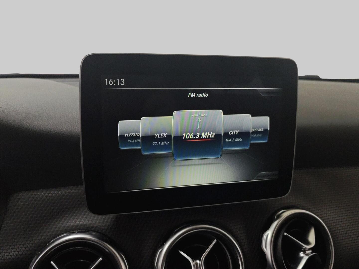 MERCEDES-BENZ GLA 2017