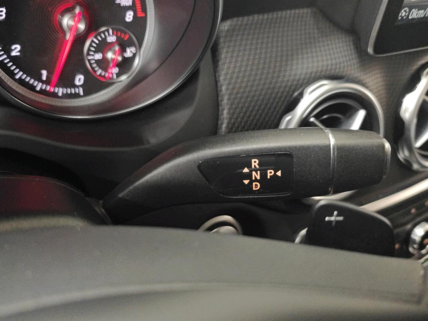 MERCEDES-BENZ GLA 2017