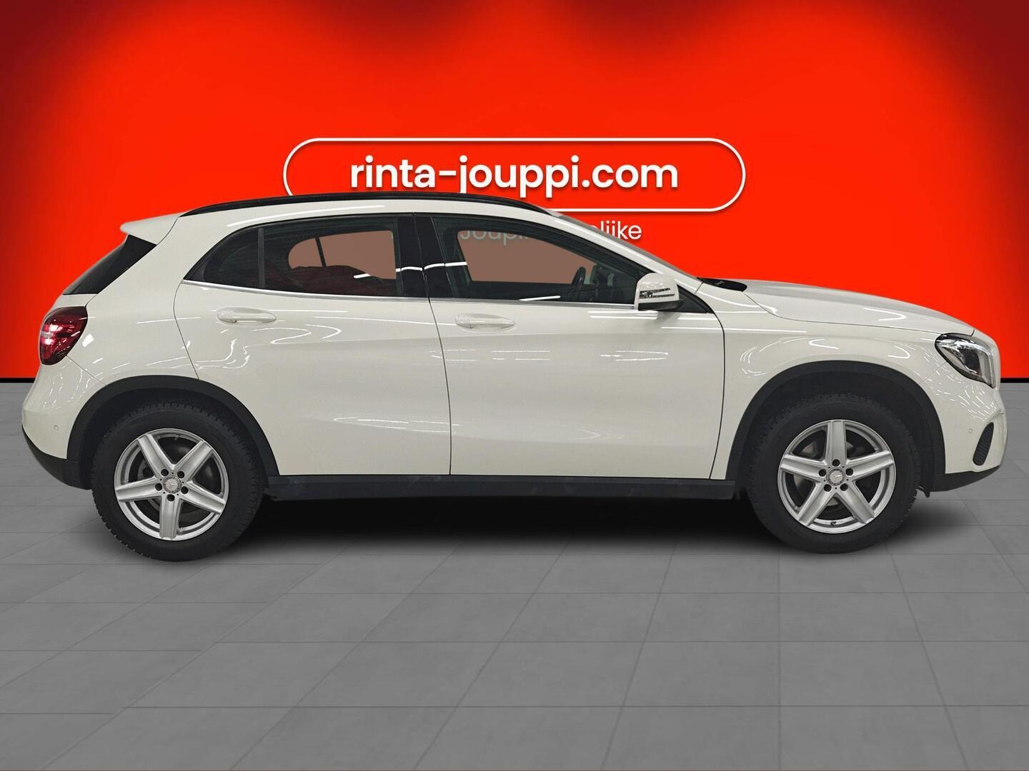 MERCEDES-BENZ GLA 2017