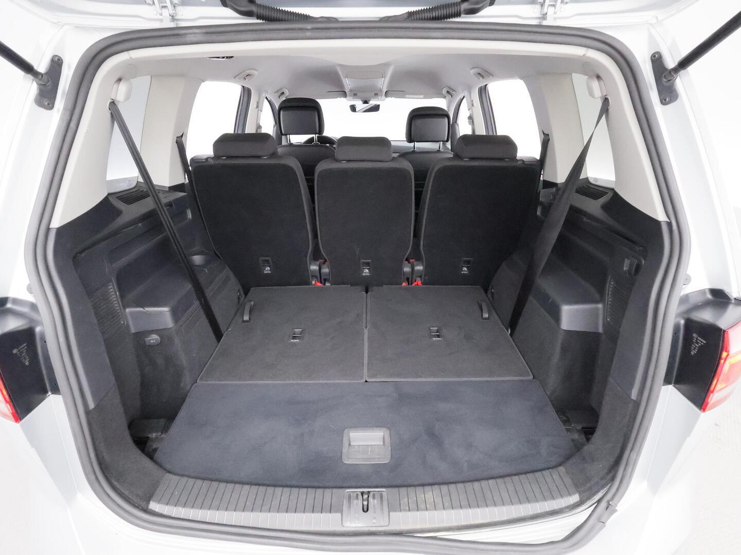 VOLKSWAGEN TOURAN 2017