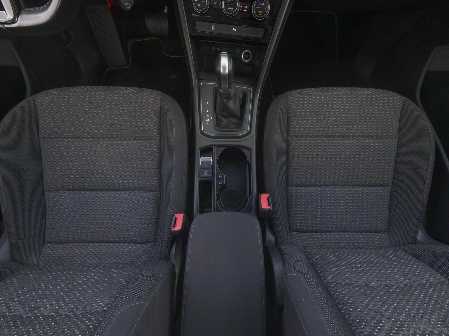 VOLKSWAGEN TOURAN 2017