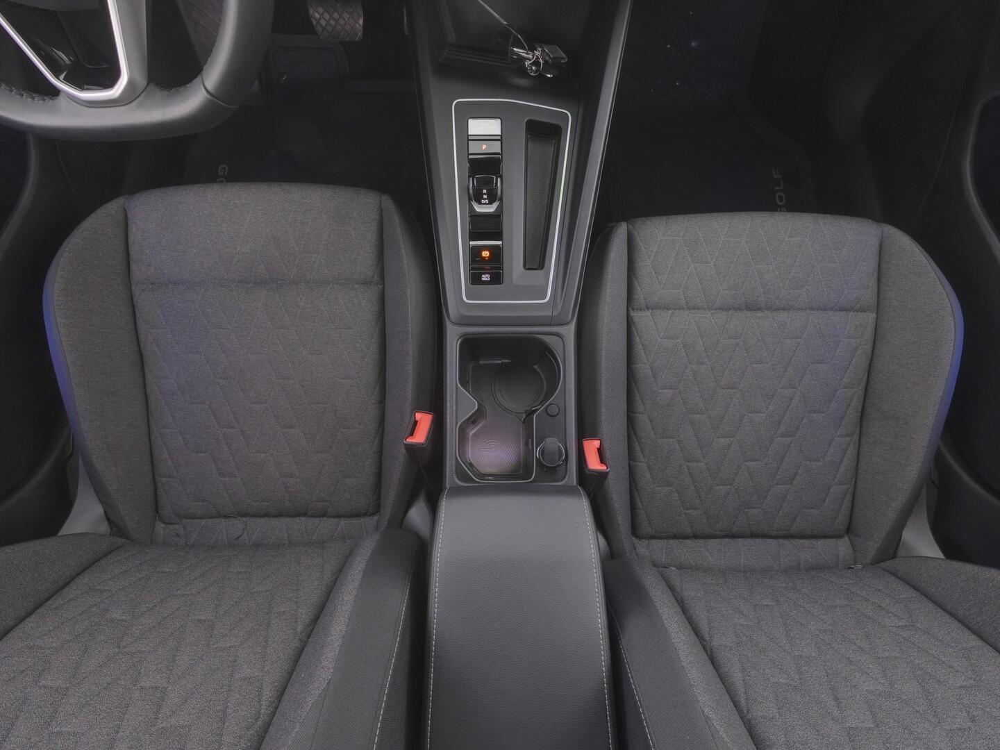 VOLKSWAGEN GOLF 2025