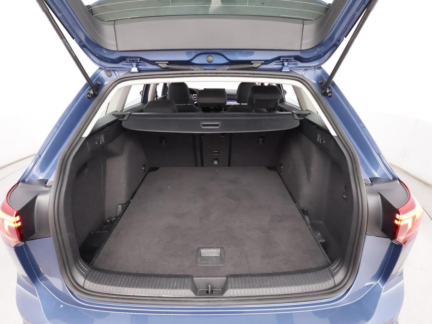VOLKSWAGEN GOLF 2025