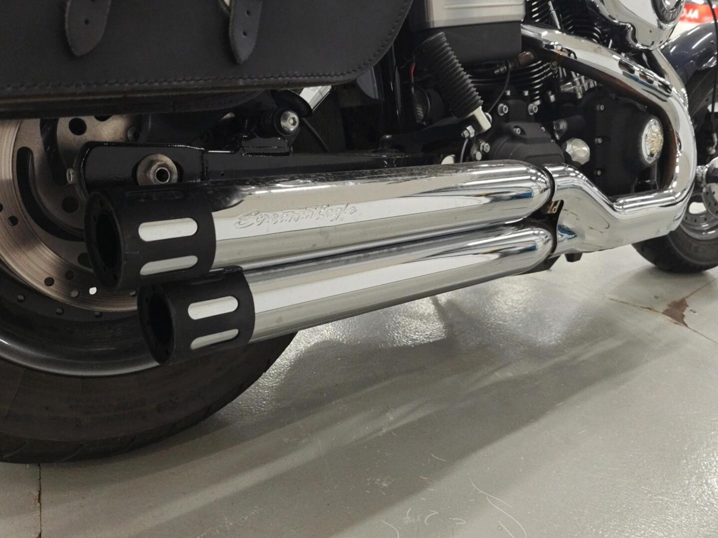 HARLEY-DAVIDSON DYNA 2008