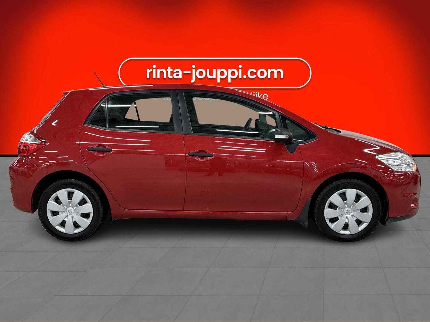 TOYOTA Auris 2011