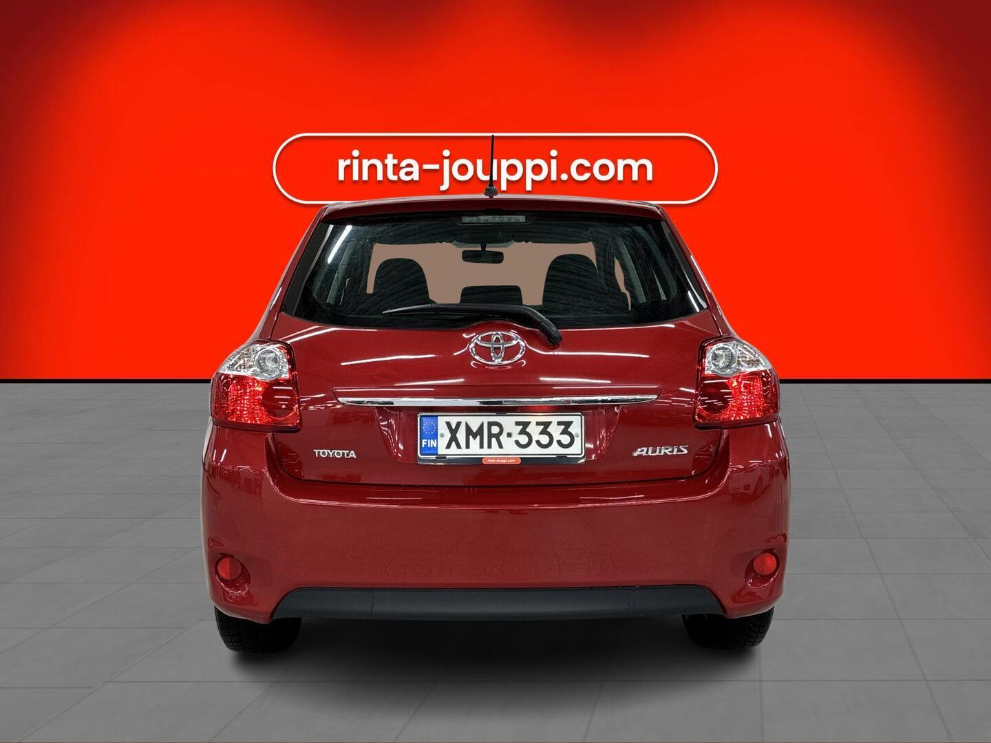 TOYOTA Auris 2011