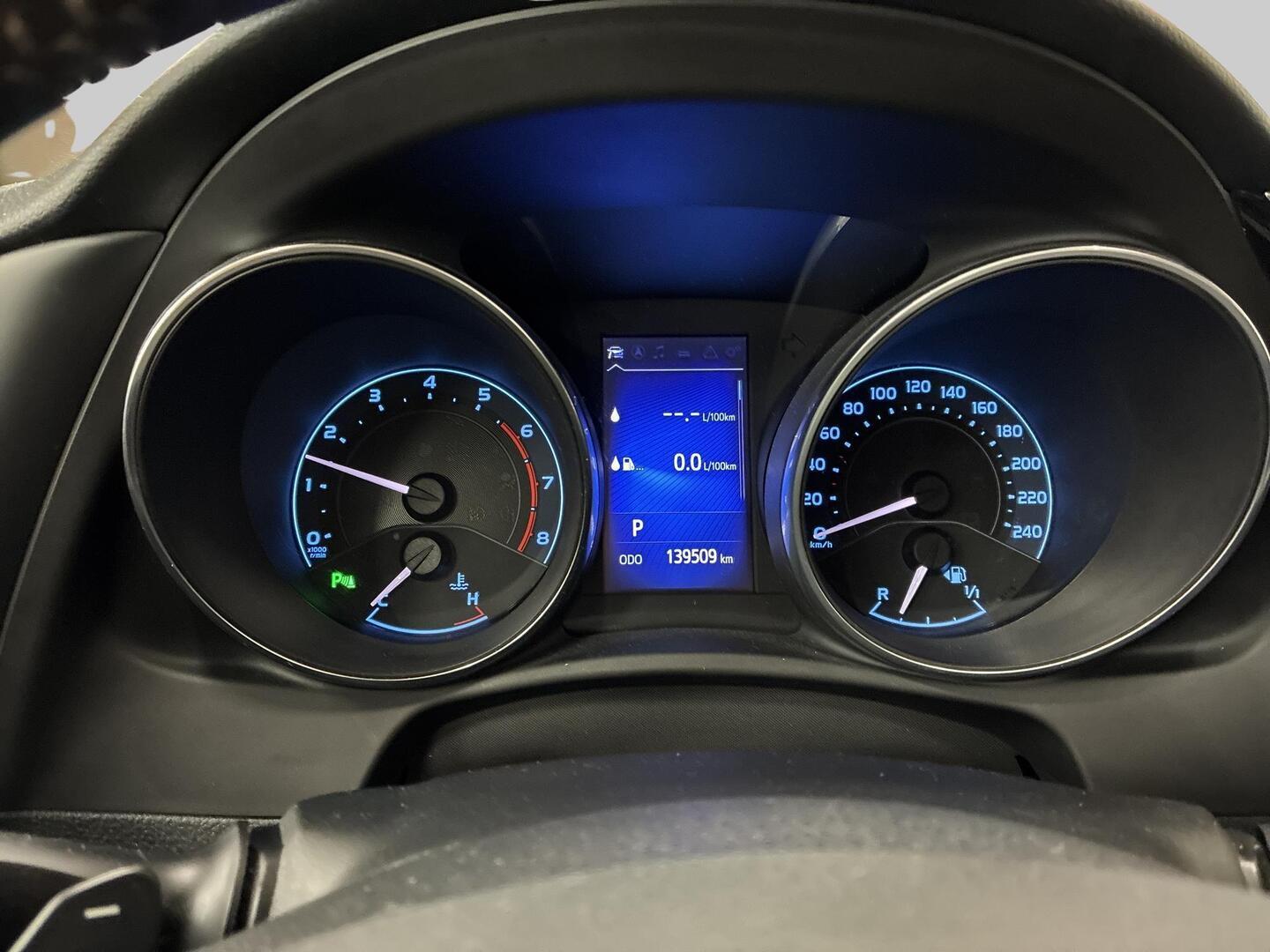 TOYOTA Auris 2015