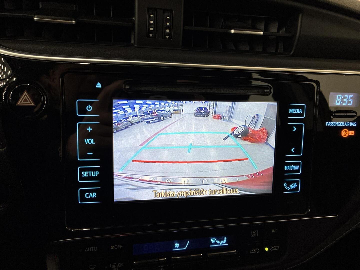 TOYOTA Auris 2015
