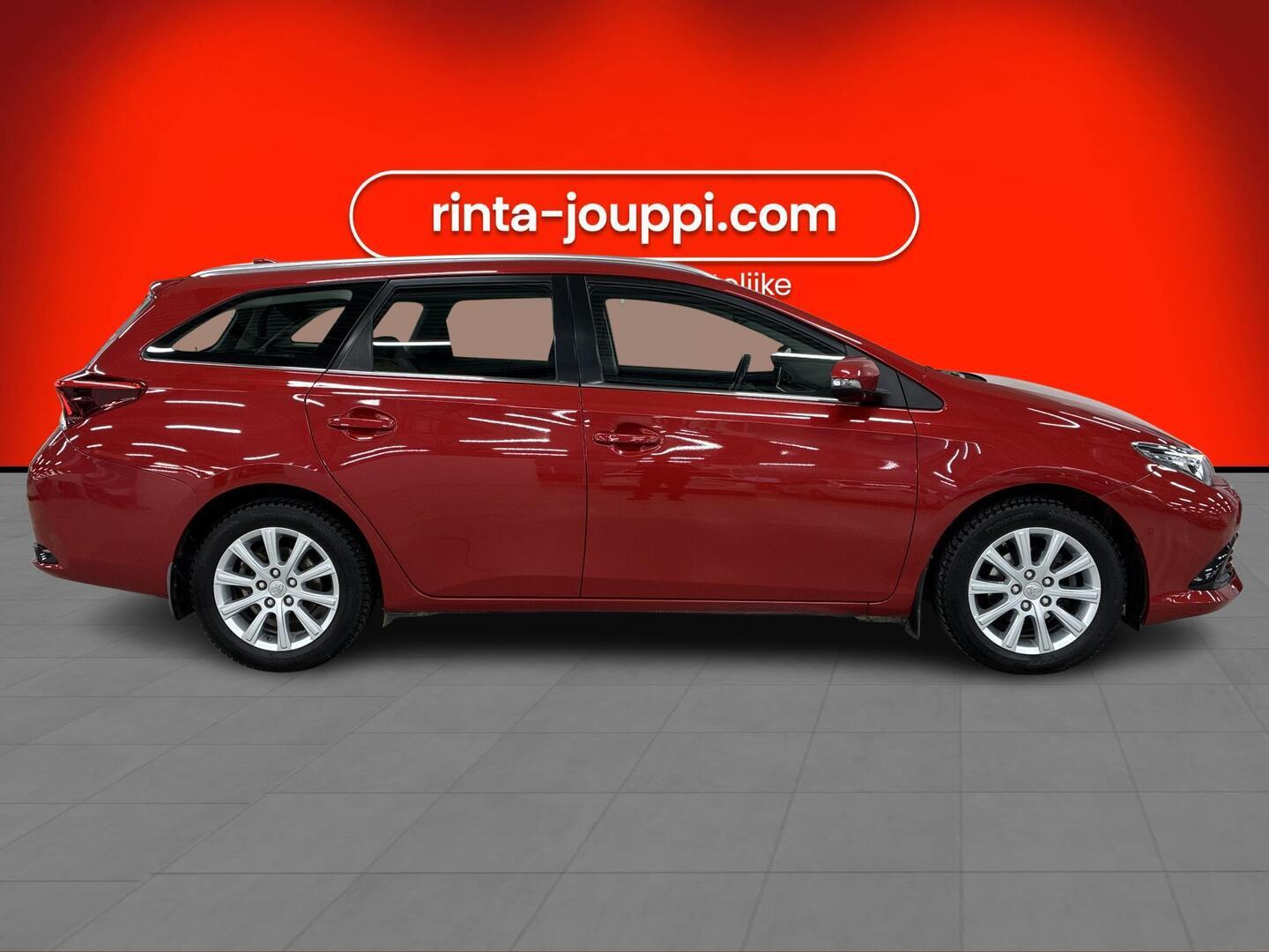 TOYOTA Auris 2015
