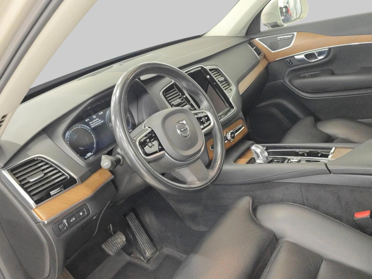 VOLVO XC90 2017