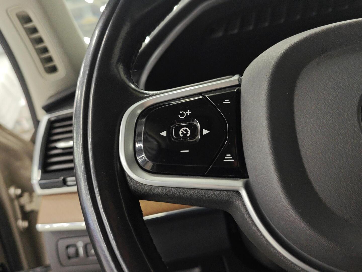 VOLVO XC90 2017