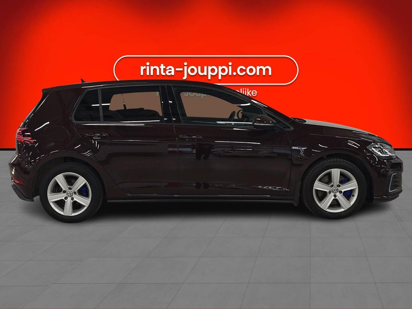 VOLKSWAGEN Golf 2018