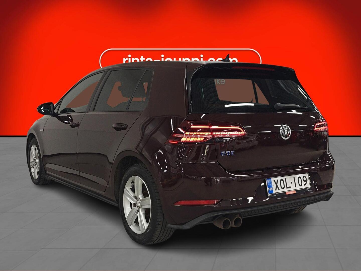 VOLKSWAGEN Golf 2018