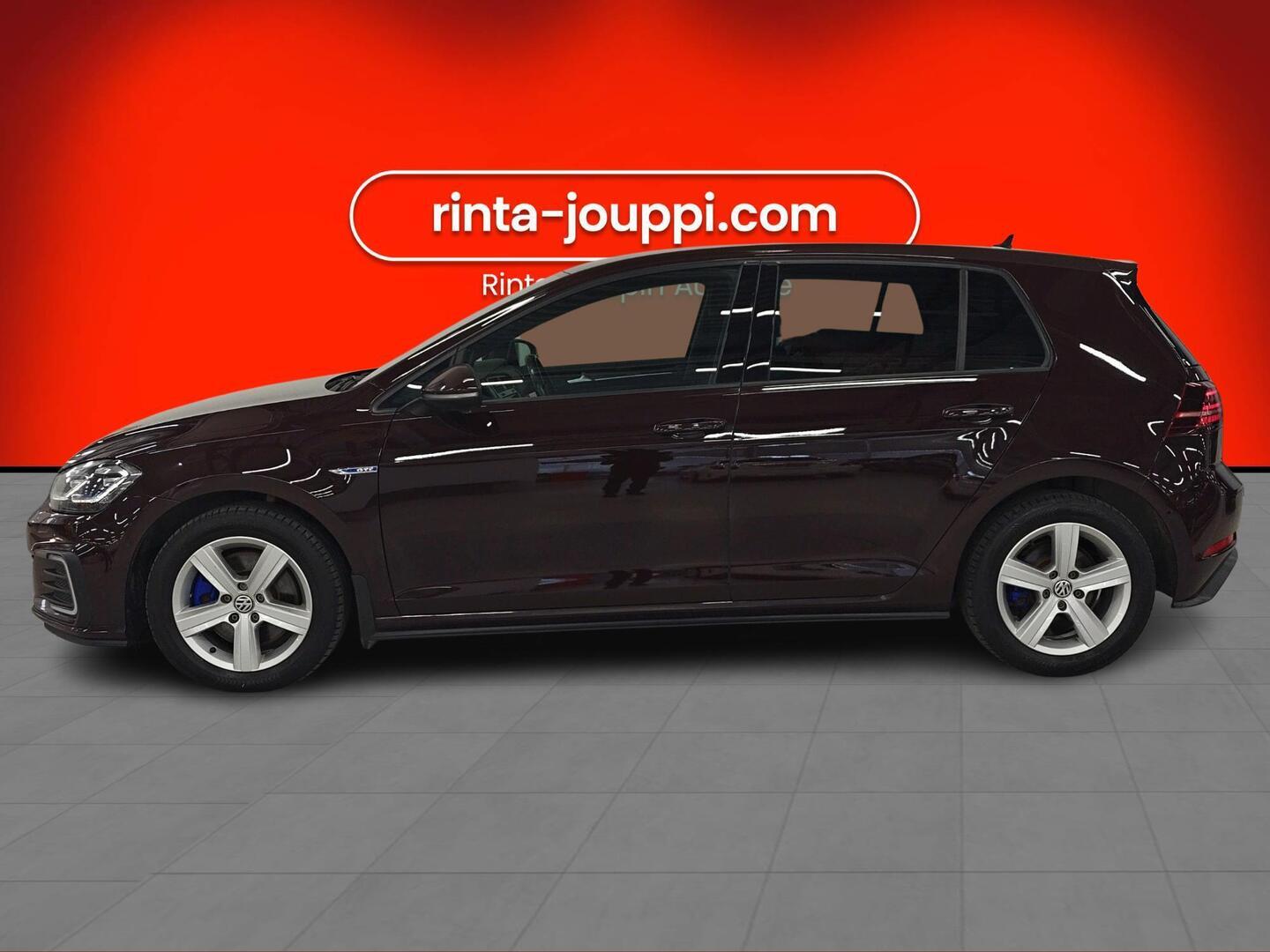 VOLKSWAGEN Golf 2018