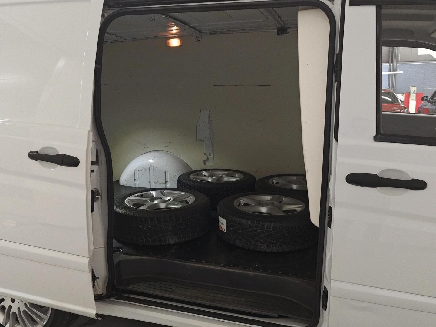 MERCEDES-BENZ Vito 2013