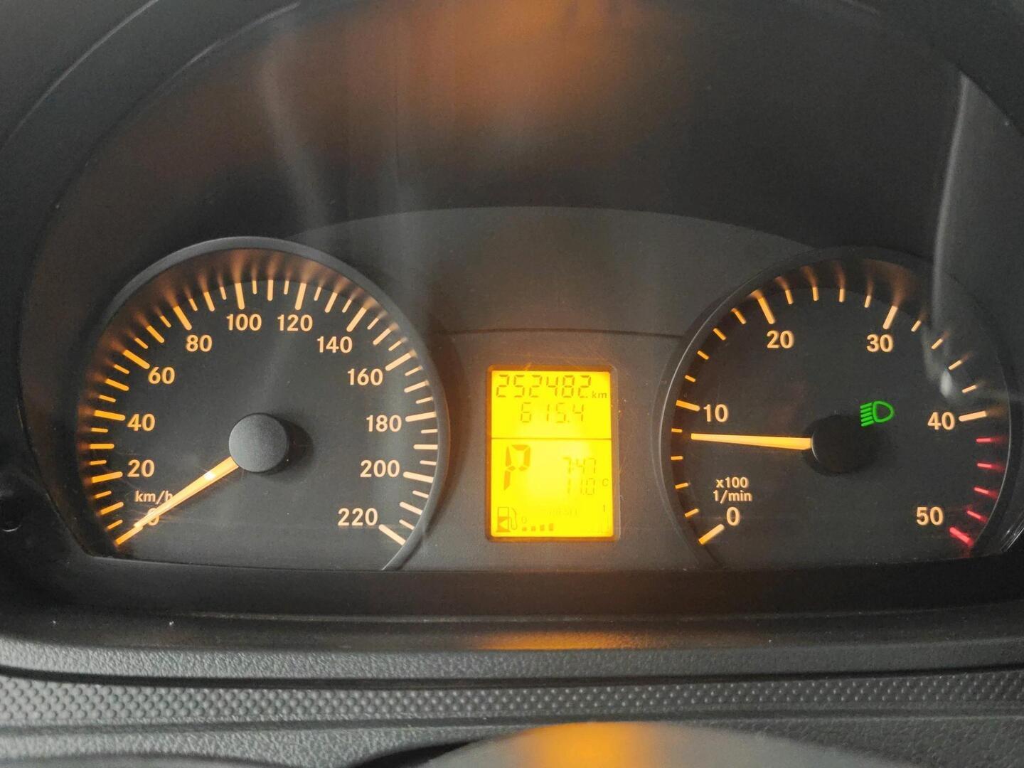 MERCEDES-BENZ Vito 2013