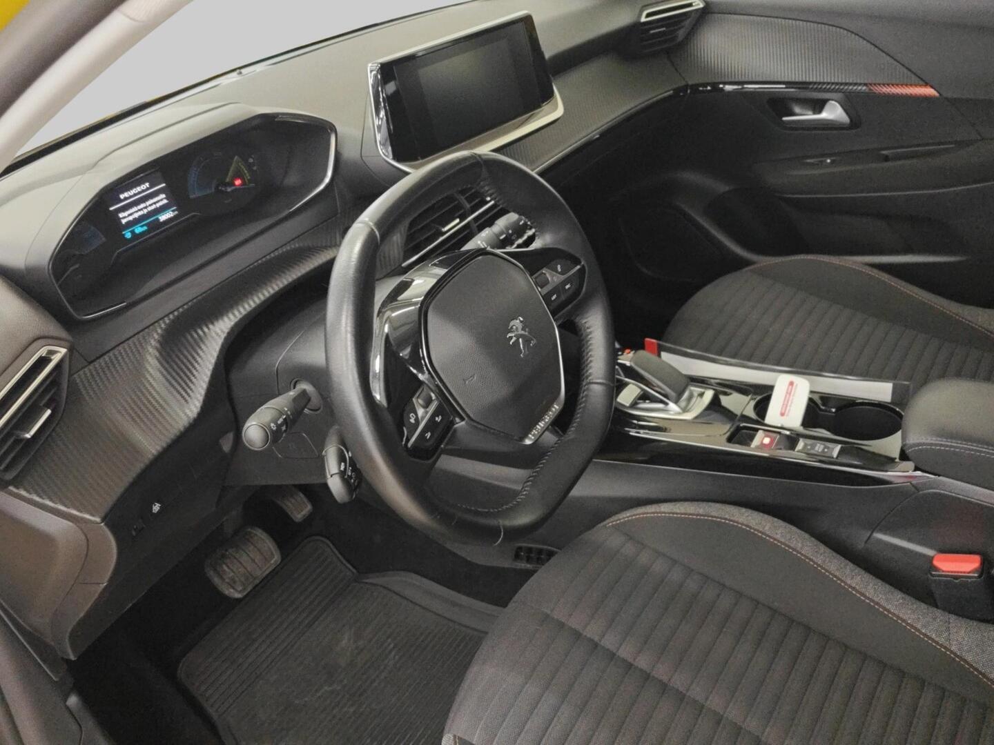 PEUGEOT e-208 2021