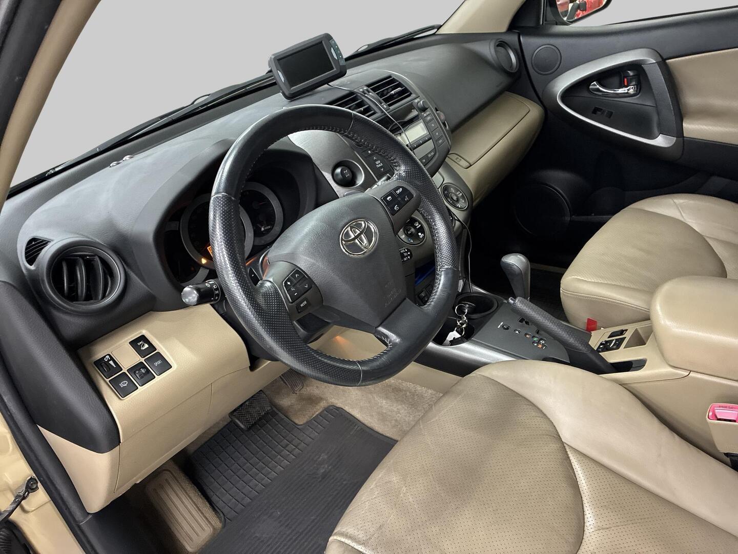 TOYOTA RAV4 2009