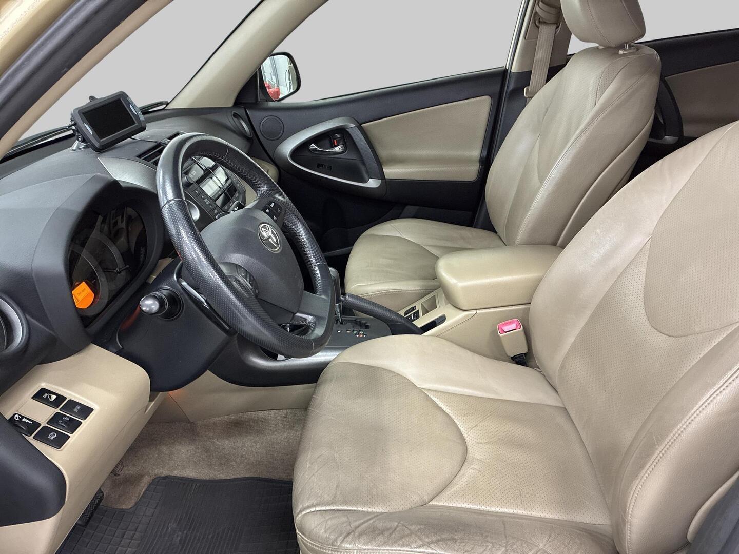 TOYOTA RAV4 2009