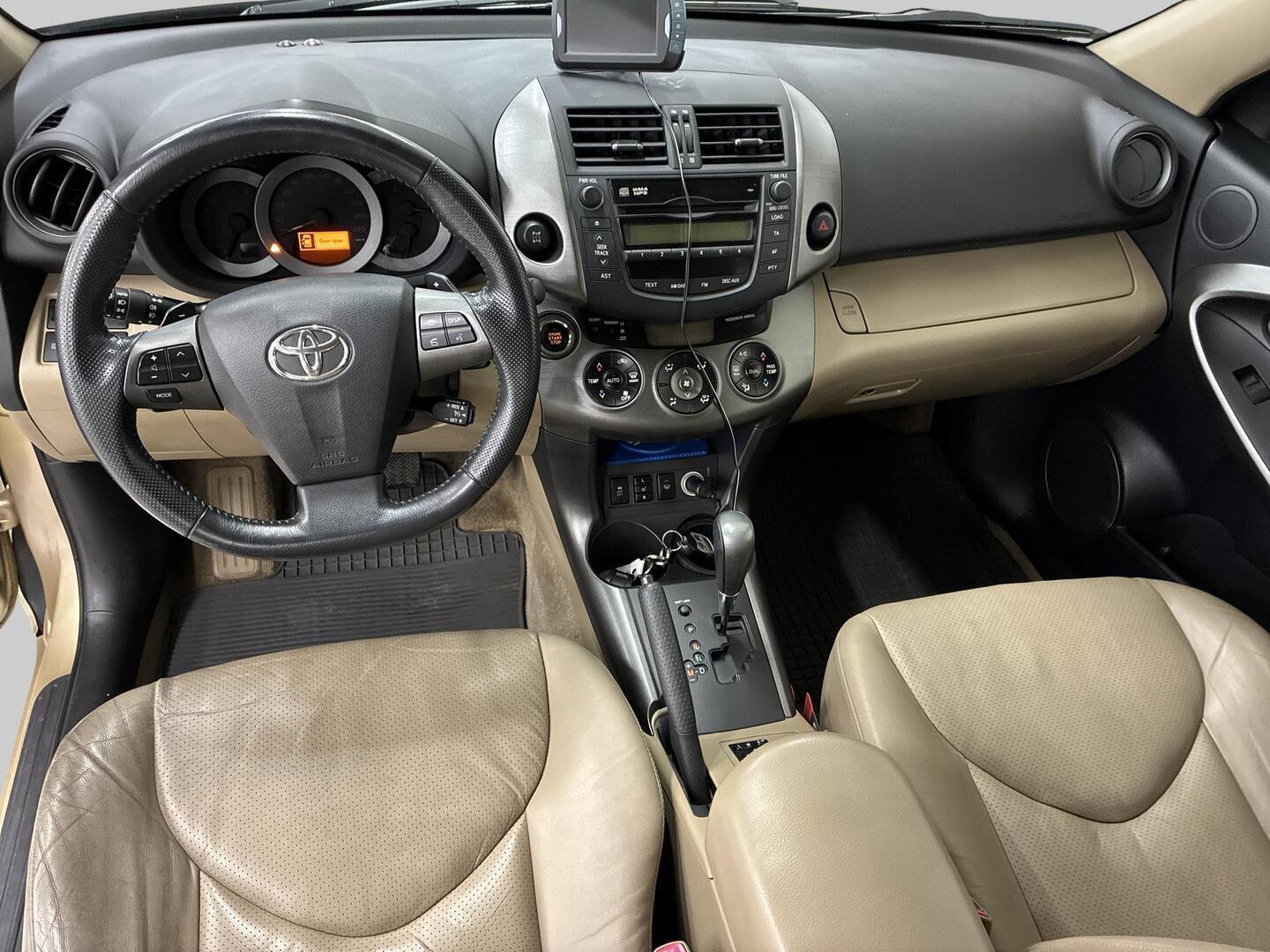 TOYOTA RAV4 2009