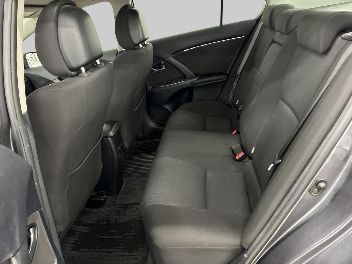 TOYOTA Avensis 2010