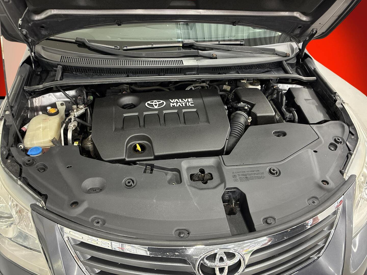TOYOTA Avensis 2010