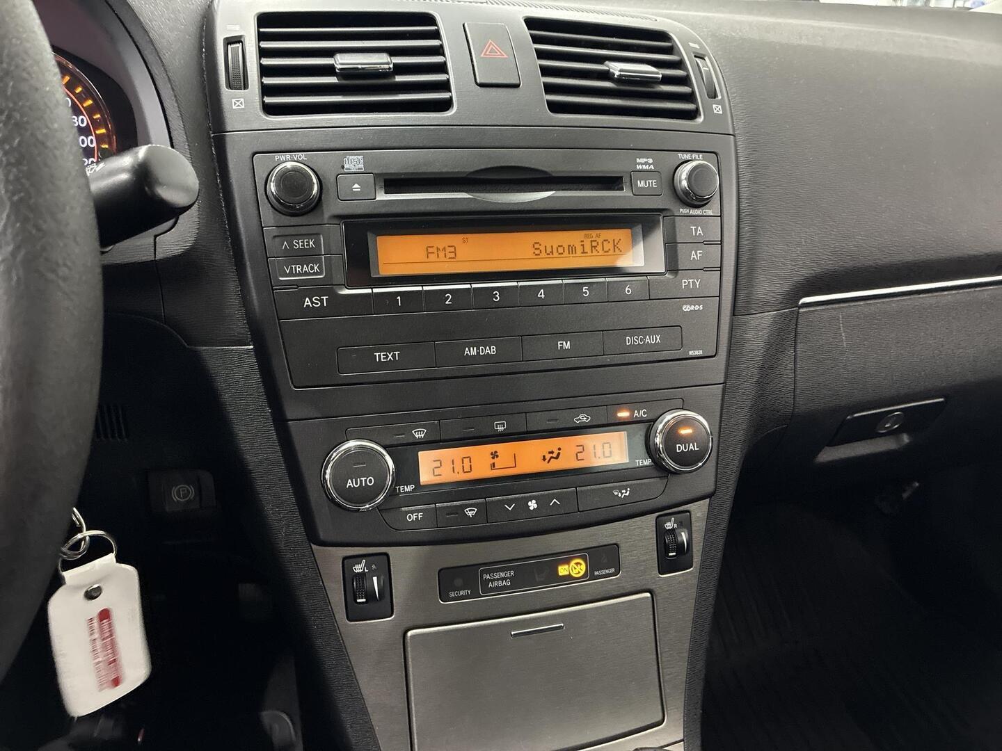 TOYOTA Avensis 2010