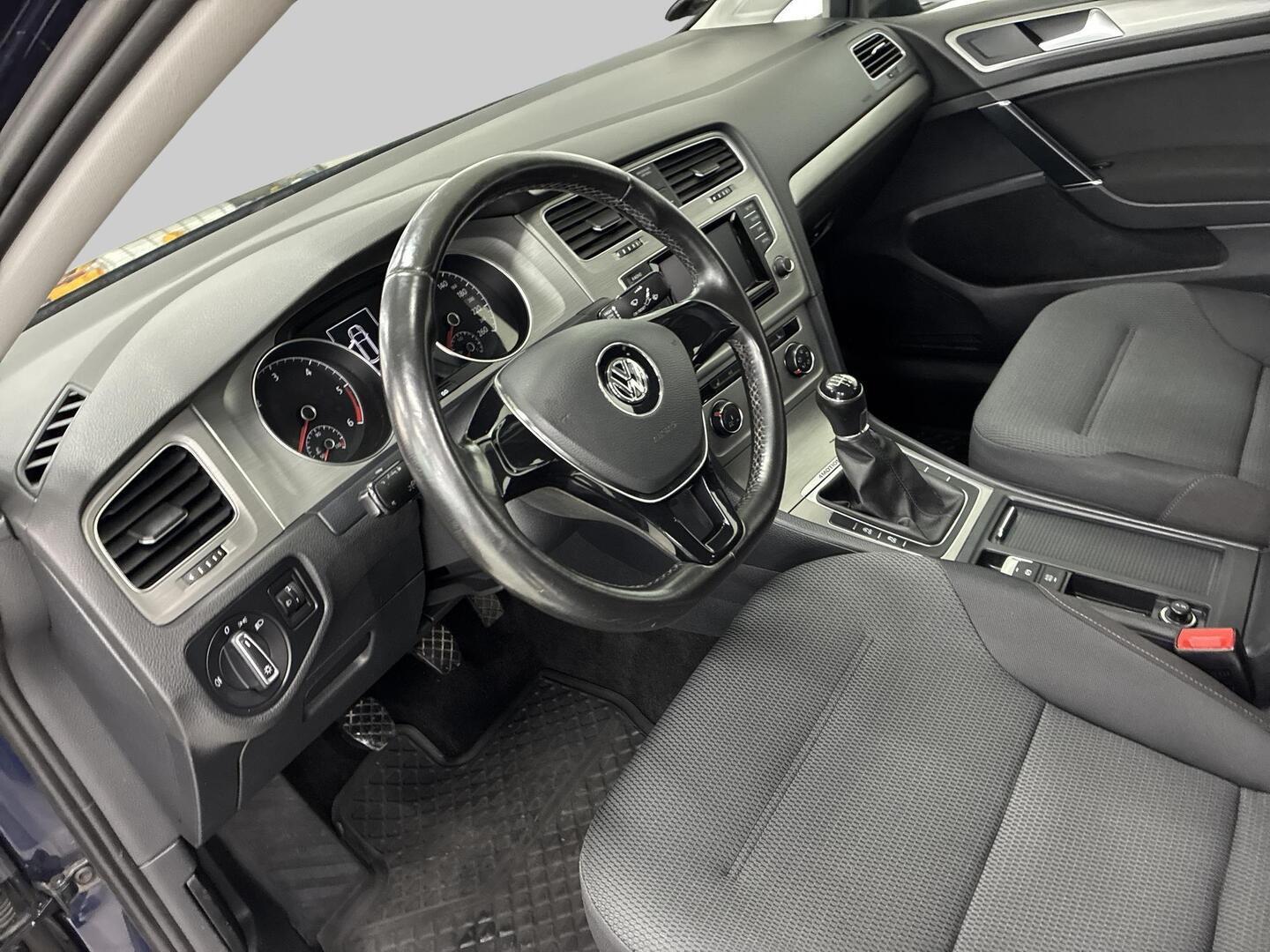 VOLKSWAGEN Golf 2014