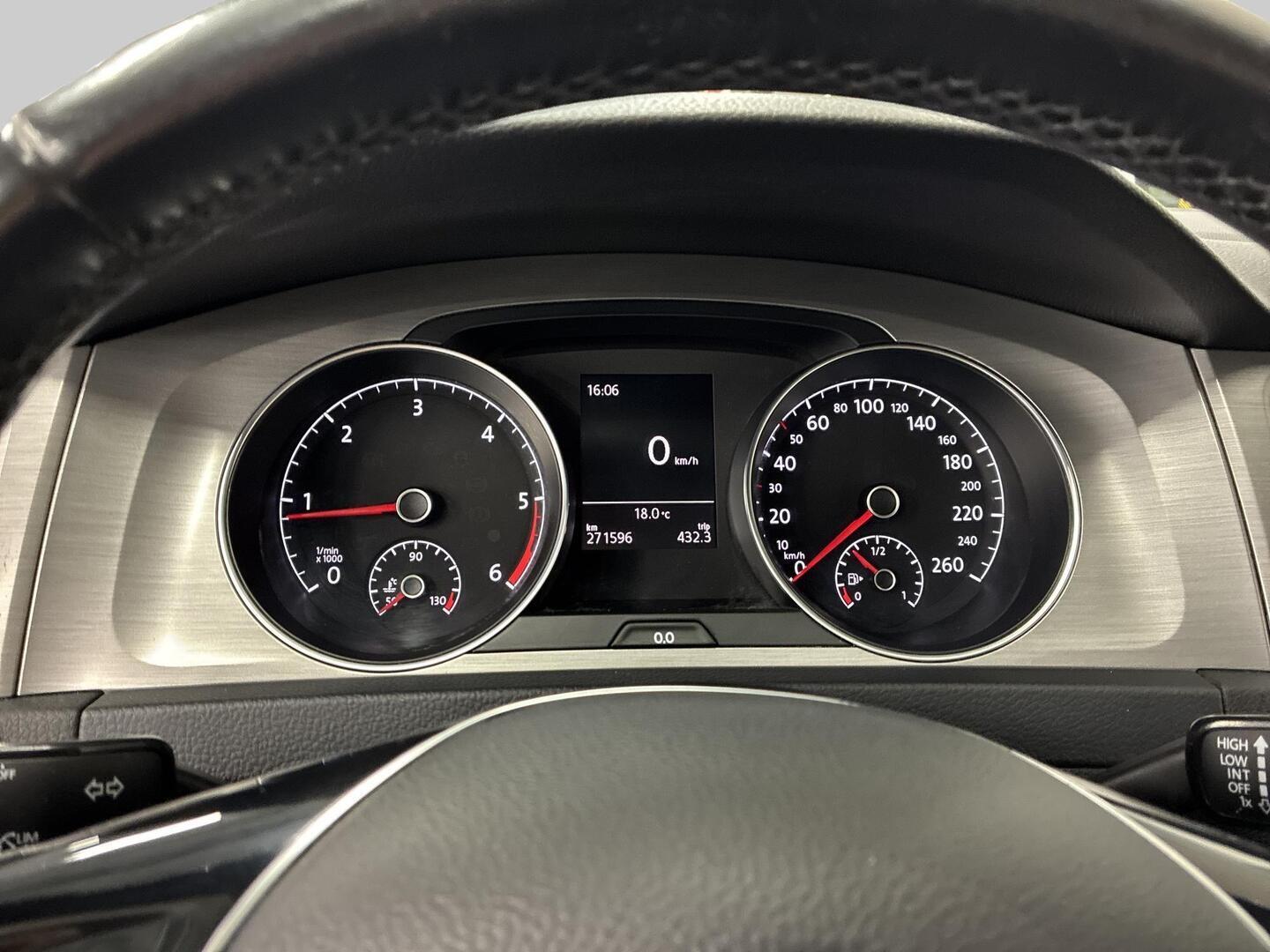 VOLKSWAGEN Golf 2014