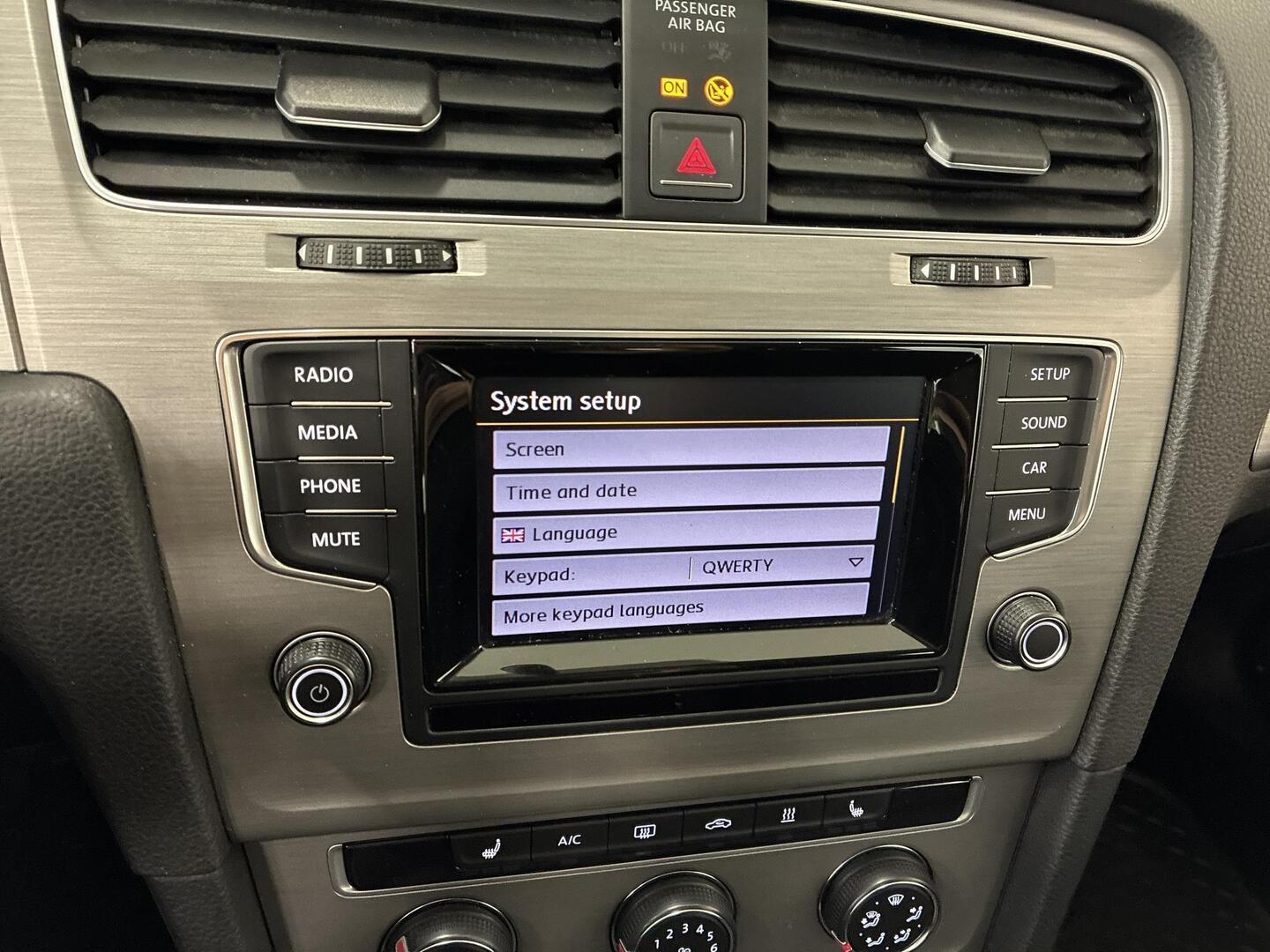 VOLKSWAGEN Golf 2014