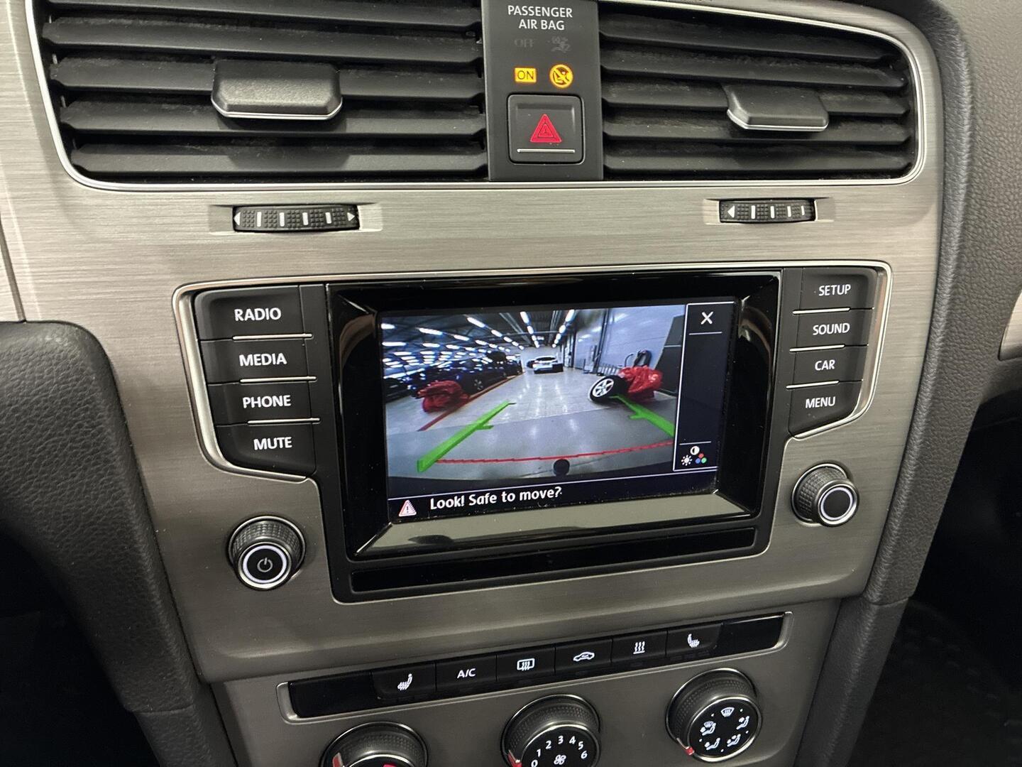 VOLKSWAGEN Golf 2014