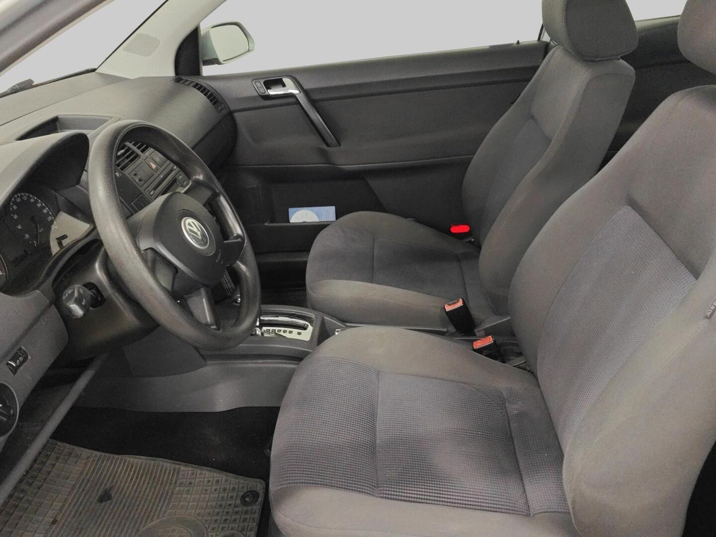 VOLKSWAGEN Polo 2006