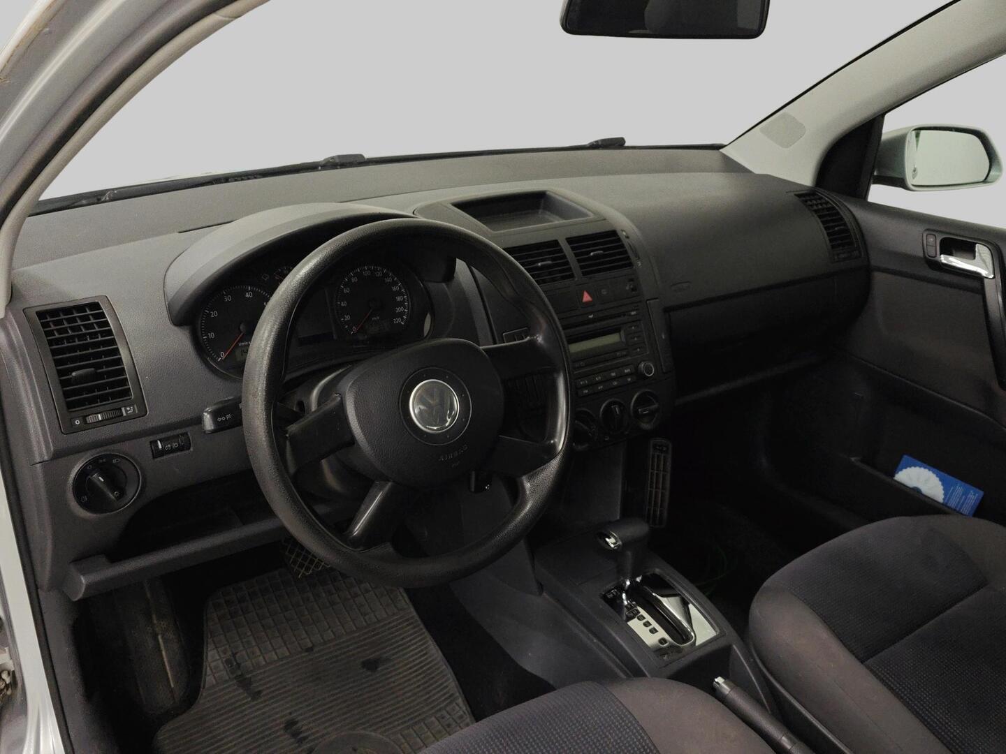 VOLKSWAGEN Polo 2006