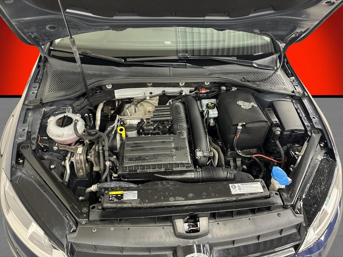 VOLKSWAGEN Golf 2016