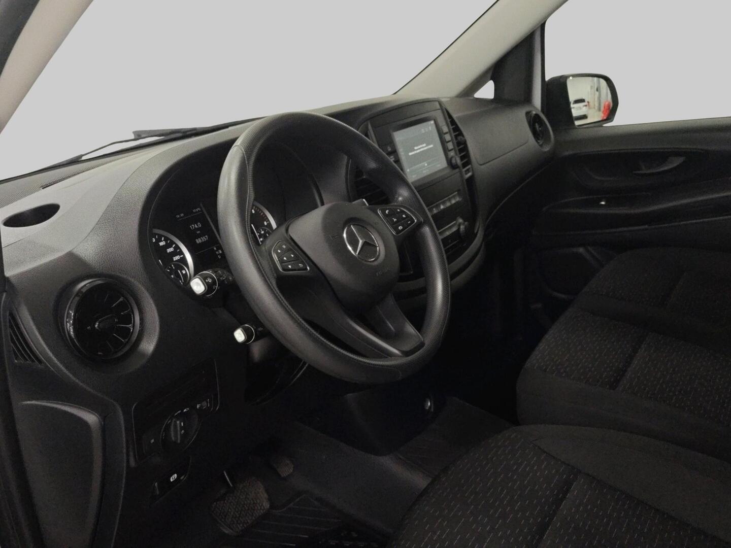 MERCEDES-BENZ VITO 2022