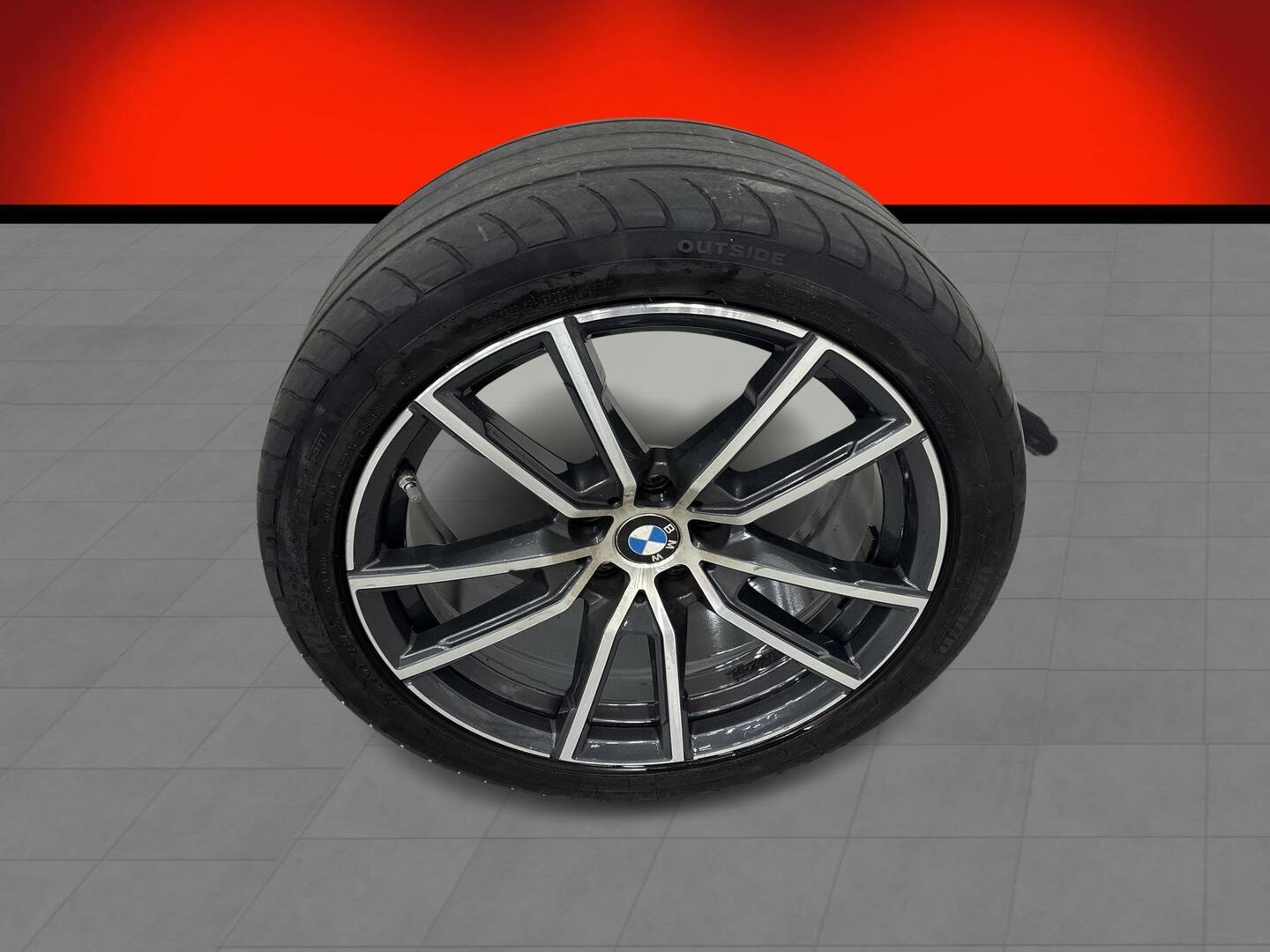 BMW 330 2019