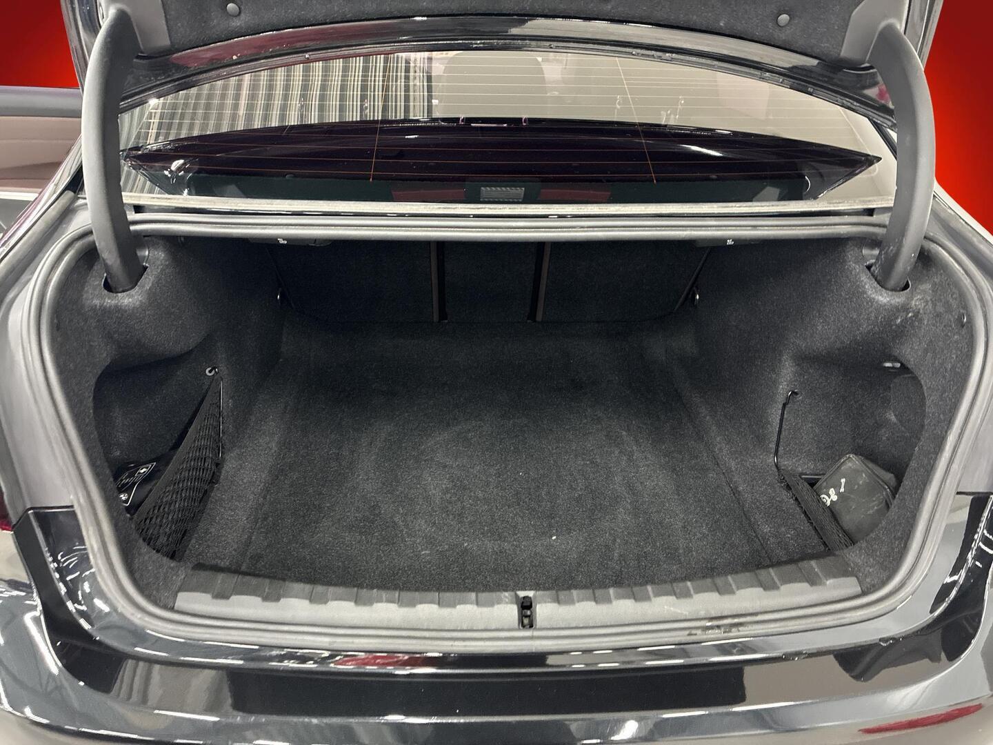 BMW 330 2019