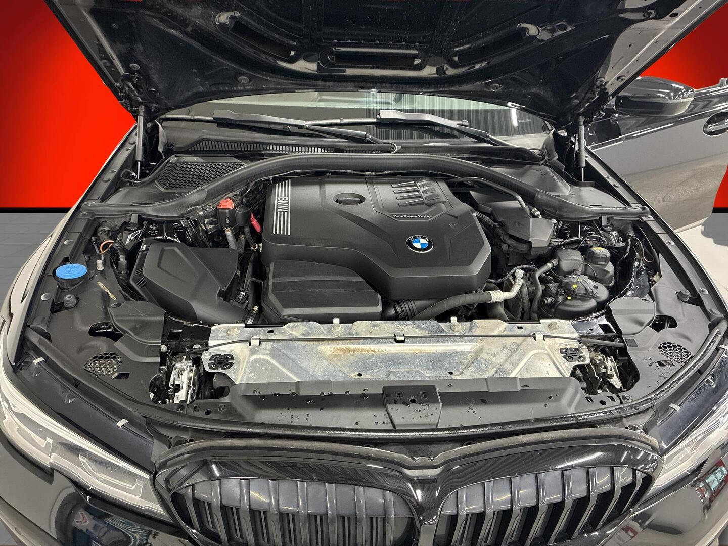 BMW 330 2019