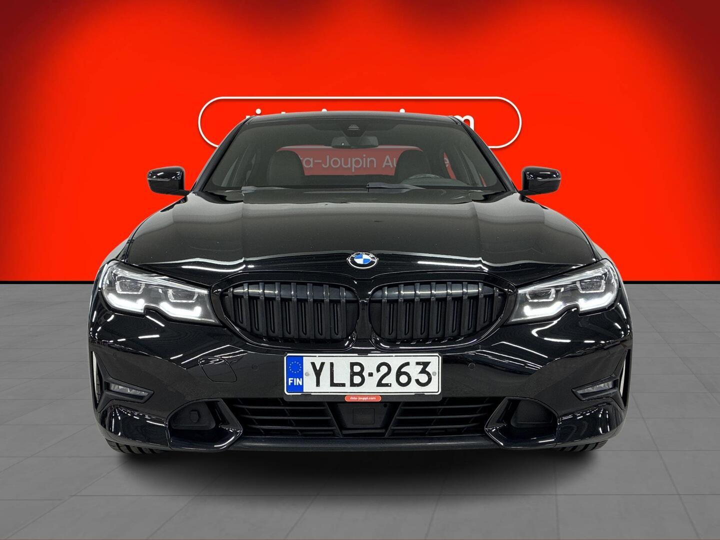 BMW 330 2019